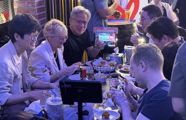 Korean Media Spotlights bb.q Chicken After Jensen Huang’s Seoul Visit
